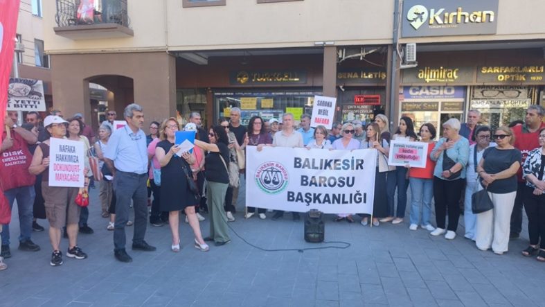 Balıkesir’de Kadınlardan Nafaka Düzenlemesine Tepki