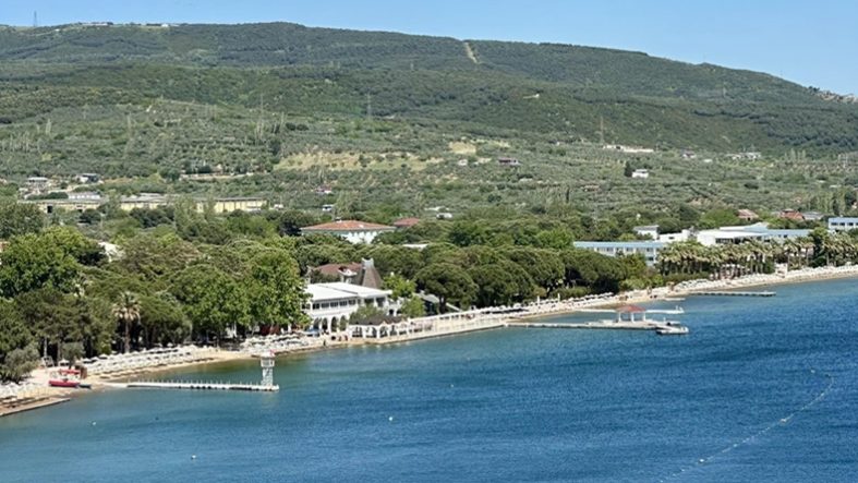Balıkesir'in Marmara Kıyılarında Tatil Satılıyor, Peki Deniz Ne Durumda