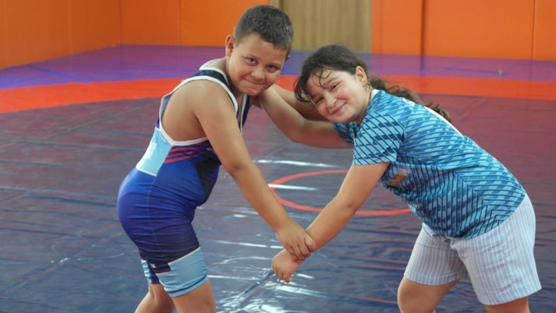 Balıkesirli 10 Yaşındaki Gökçe Su Demir’in Güreş Azmi