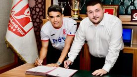 Balıkesirspor'dan Kanat Hamlesi Akın Akman Kırmızı-Beyazlı Formayı Giydi