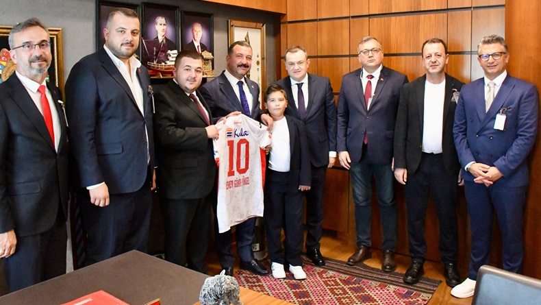 Balıkesirspor’dan MHP Balıkesir Milletvekili Ekrem Gökay Yüksel’e Ziyaret