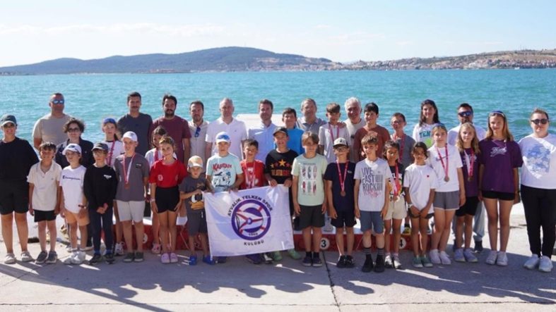 Başkan Mesut Ergin, Bölge Yelken Yarışları’nda sporcuların heyecanına ortak oldu