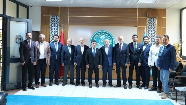 Birlik Vakfı Heyeti Balıkesir Üniversitesinde Bir Araya Geldi