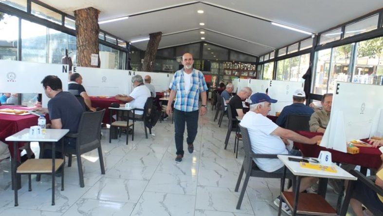 Burhaniye Kuzey Ege'de Briç sporunun merkezi oldu