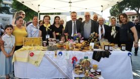 EDREMİT'TE HAYAT BOYU ÖĞRENME COŞKUSU YIL SONU SERGİSİ FARUK SERPİL PARKI'NDA AÇILDI