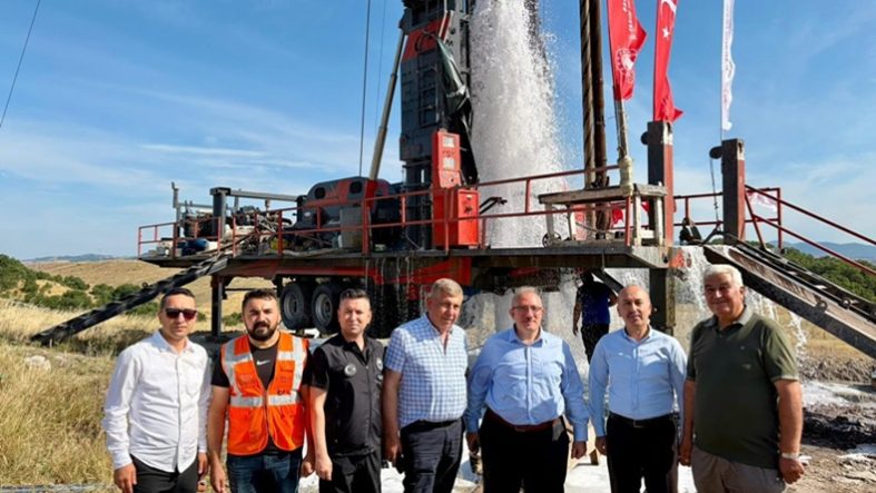 Gönen Sera Organize Tarım Bölgesi’nde Jeotermal Kuyu Açıldı