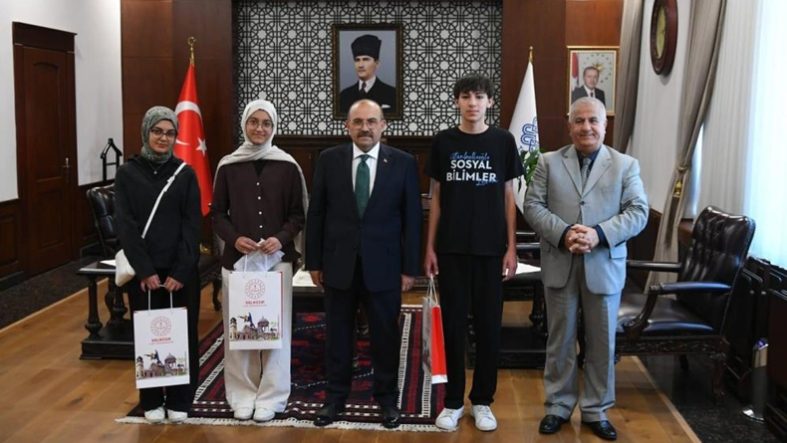 İmam Birgivi'nin yarışmasında 'Genç Kalemler' ödüllendirildi