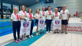 Karesi Belediyespor Master Yüzme Takımı Kulacı Madalyalara Attı