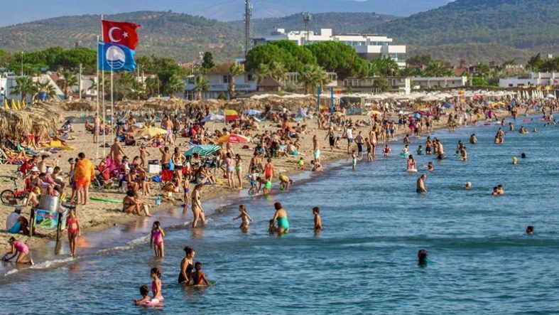 Mavi Bayrak Yetiyor mu Edremit Körfezi'nde Temiz Deniz Tartışması Büyüyor