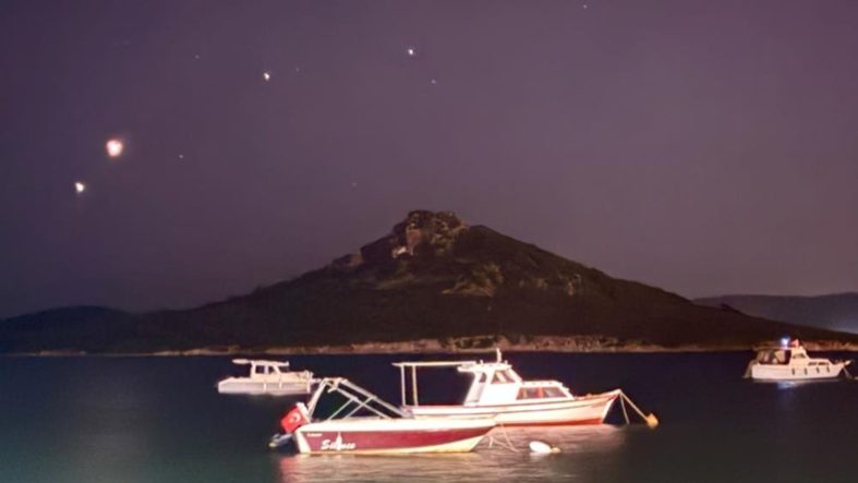 Venüs ve Jüpiter’in nadir kavuşumu Ayvalık’tan görüntülendi