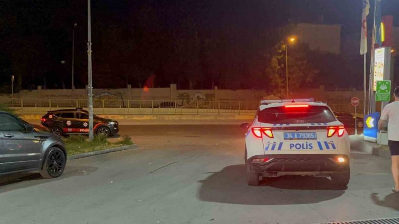 Eyüpsultan’da motosikletlilere silahlı saldırı: 3 yaralı