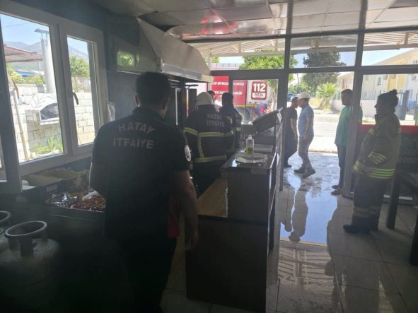 Hassa’da dönercide korkutan yangın
