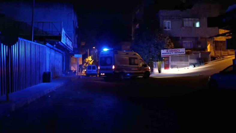 Kahramanmaraş’ta arkadaş kavgası kanlı bitti: 1 yaralı