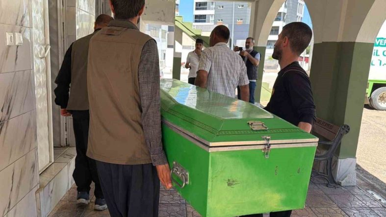 Karaman’daki kazada ölen 3 kardeş Siverek’te yan yana toprağa verildi