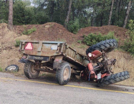 Kazada ağır yaralanan traktör sürücüsü kurtarılamadı