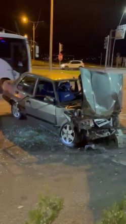 Niğde-Bor yolunda trafik kazası: 4 kişi yaralandı