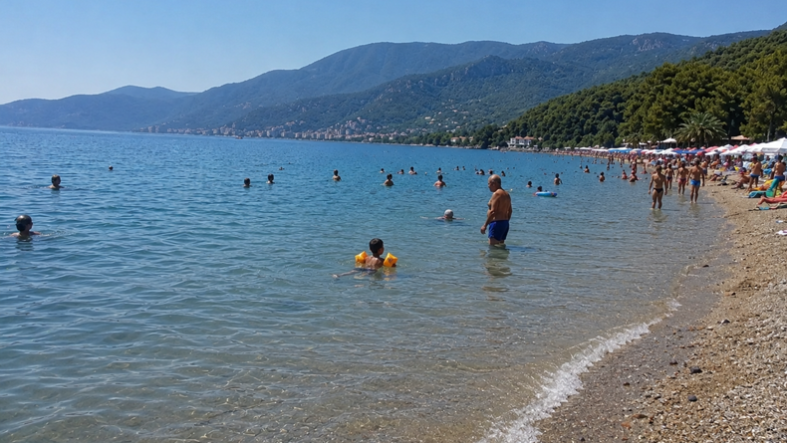 Altınoluk ve Akçay’da Denize Girenler Şokta!
