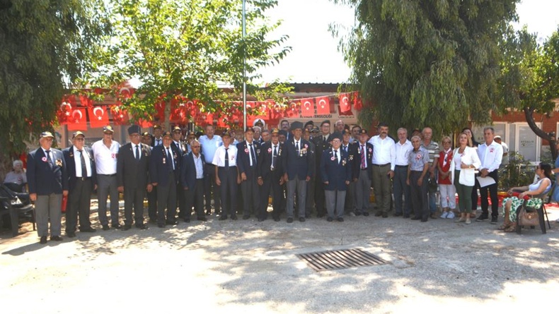 Ayvalık’ta gazilerin Kıbrıs Barış Harekatı’nın 52’nci yıl dönümü coşkusu