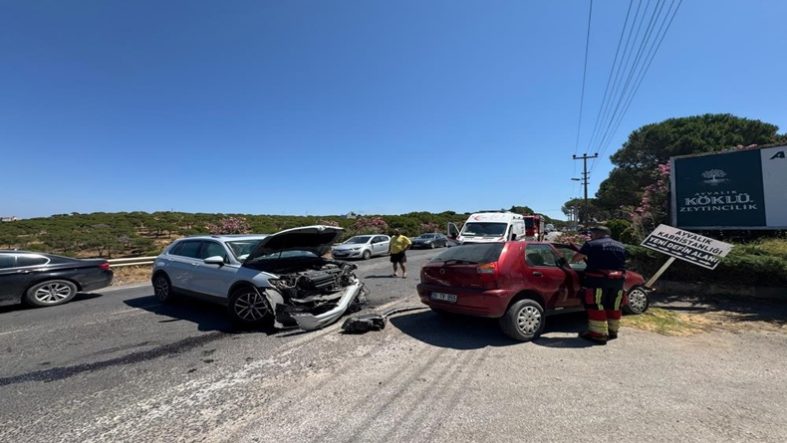 Ayvalık’ta trafik kazası 2 yaralı
