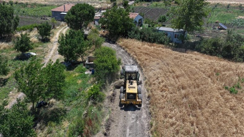 Balıkesir Büyükşehir Üretim Odaklı Hizmetlerle Çiftçiye Nefes Aldırıyor