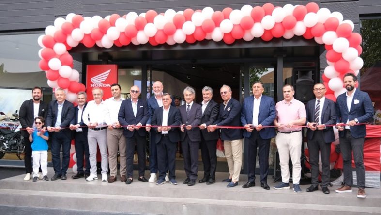 Balıkesir'de Altan Honda Motosiklet Tesisi Görkemli Törenle Açıldı (3)