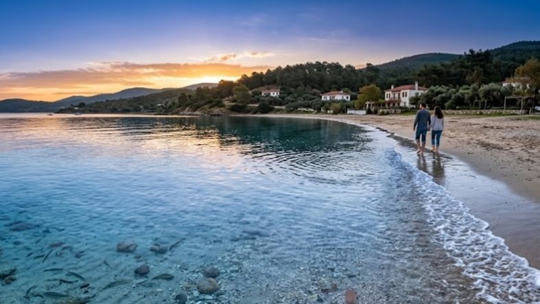 Balıkesir'de Bu Plaja Gidenler Şaşırıyor Marmara’nın Ortasında Maldivler Esintisi!