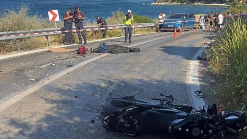 Balıkesir'de Feci Kaza! 19 Yaşındaki Genç Kız Hayatını Kaybetti (1)