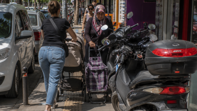 Balıkesir'de Yayalar Nereye Yürüyecek