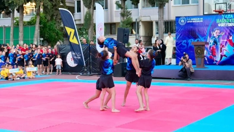 BALIKESİR'DE GENÇLER YAZA HAREKETLİ GİRİYOR SPOR OKULLARI BALIKESİR'DE COŞKULU BİR AÇILIŞLA BAŞLADI
