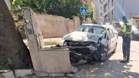 Balıkesir'deki 94 yaşındaki sürücü park halindeki araçlara çarptı
