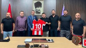 Balıkesirspor Yönetimi BESOB Başkanı Rıza Tekin'i ziyaret etti
