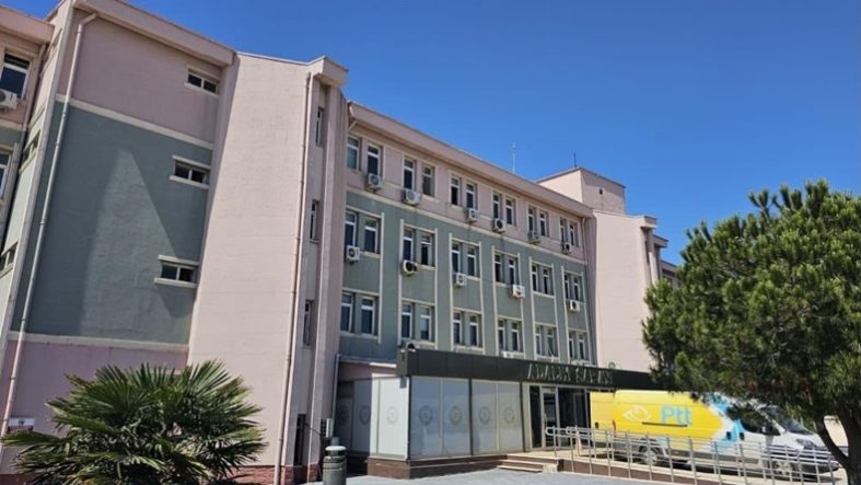 BANDIRMA'DAKİ CİNSEL SALDIRI DAVASINDA TUTUKLULUK DEVAM ETTİ