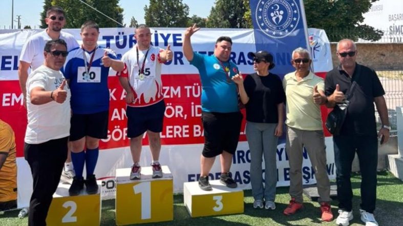 Bandırmalı sporcu Mehmet Talat Uçar, Türkiye ikincisi oldu