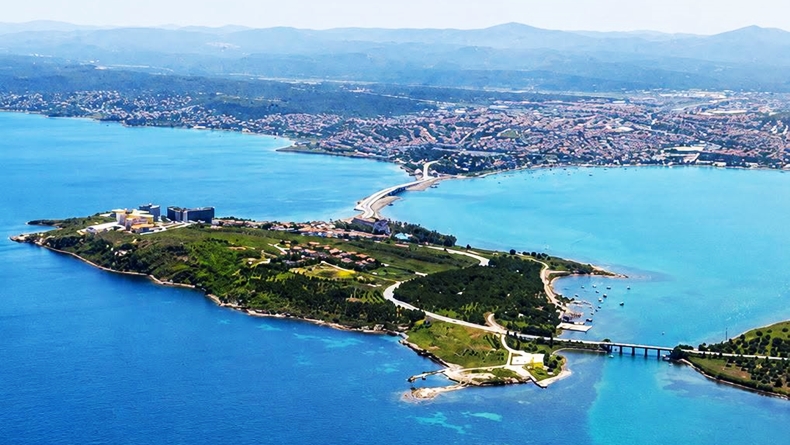 Bir Körfezli Yazın Evinden Çıkabiliyor mu?
