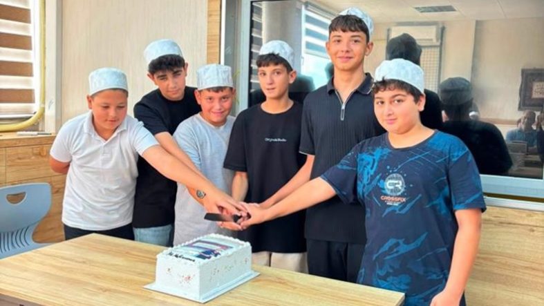 Burhaniye'de İmam Hatip Ortaokulu Kur'an Kursu ilk meyvesini verdi