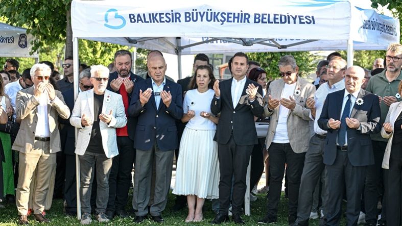 Büyükşehirden anlamlı açılış Srebrenitsa Soykırım Anıtı törenle açıldı (1)