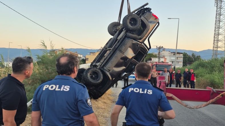 Edremit'te Dereye Uçan Otomobilde Faciaya Dönüşen Kaza 2 Kişi Hayatını Kaybetti