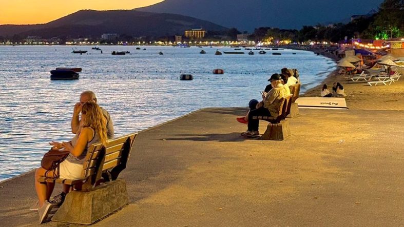 Erdek Bir Tatil Kasabası mı, Emekli Kenti mi
