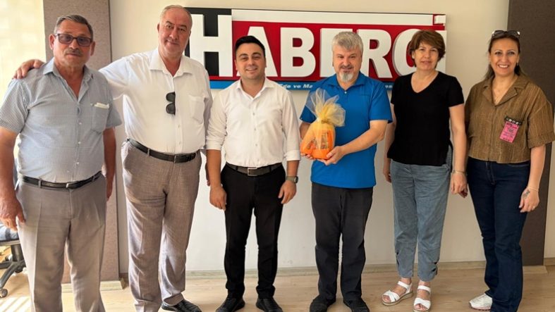 İYİ Parti Karesi İlçe Başkanı Cahit Can Tekin’den Haberci Medya’ya Basın Bayramı Ziyareti (3)