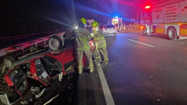 Susurluk'ta trafik kazası 1'i çocuk 5 yaralı
