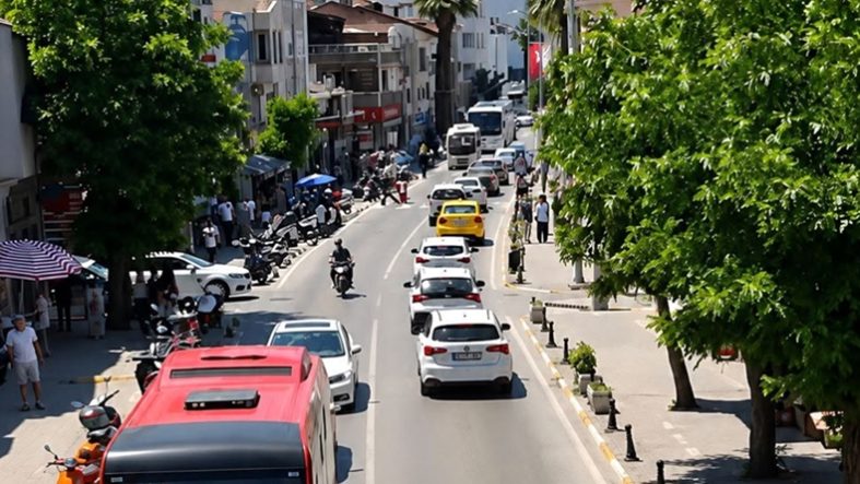 Toplu Taşıma Tatilcileri Edremit Körfezi'nden Kaçırıyor mu