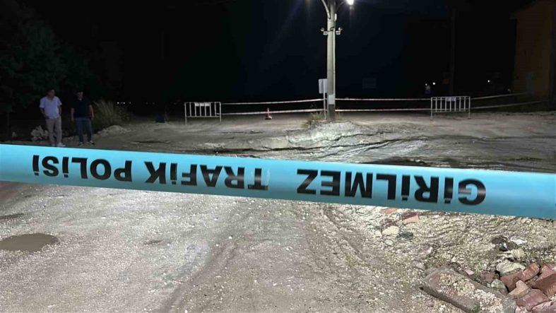 Burdur’da şiddetli yağış sonrası köprüde çökme meydana geldi