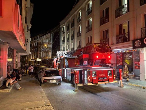 Esenyurt’ta otel yangını: Çok sayıda vatandaş mahsur kaldı