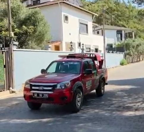 Orman ekiplerinden megafonlu yangın uyarısı