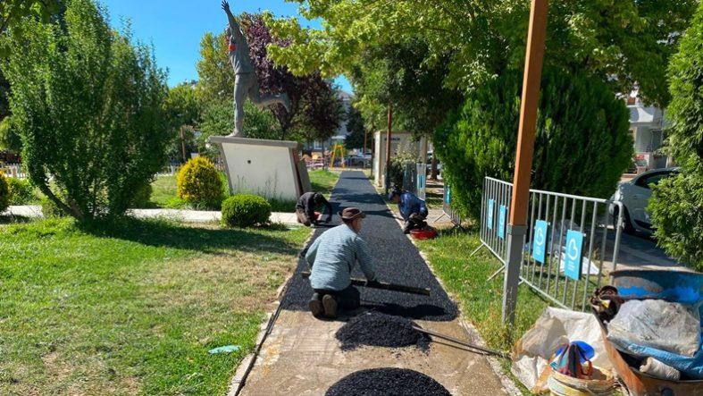 ALTIEYLÜL’DE PARKLARA GÜVENLİ VE MODERN DOKUNUŞ (1)