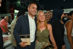 Akın, 8. Edremit Kitap Fuarı’na katıldı (2)