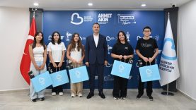 Akın, LGS birincilerini makamında ağırladı