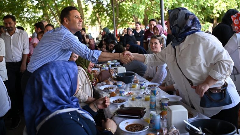 Akın, Paşaköy köy hayrına katıldı