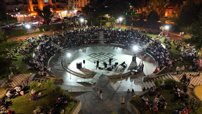 Altıeylül'de müzik dolu gece (1)