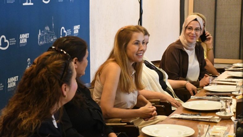 Arbil Akın’dan Manyas’ta kadınlara yönelik yoğun ziyaret programı (1)